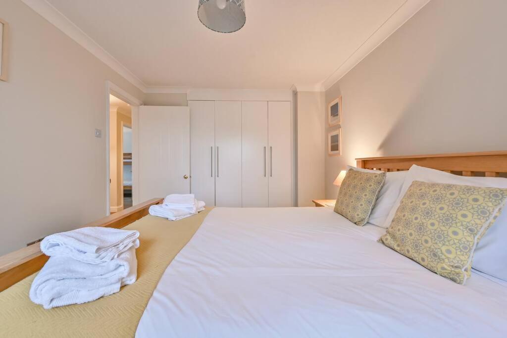 Spacious Sandbanks Apartment Near Beach And Bars With Free Parking Poole Exterior foto