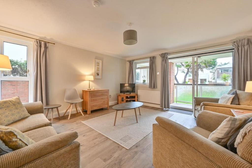 Spacious Sandbanks Apartment Near Beach And Bars With Free Parking Poole Exterior foto