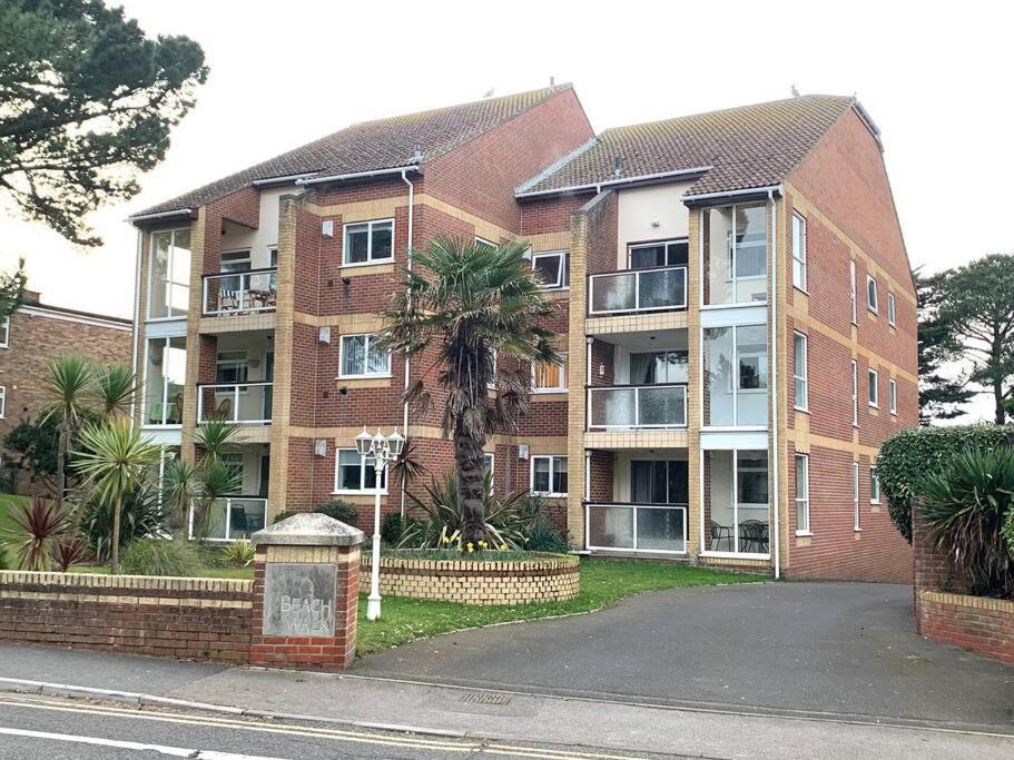 Spacious Sandbanks Apartment Near Beach And Bars With Free Parking Poole Exterior foto