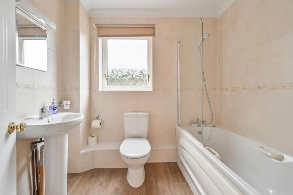 Spacious Sandbanks Apartment Near Beach And Bars With Free Parking Poole Exterior foto